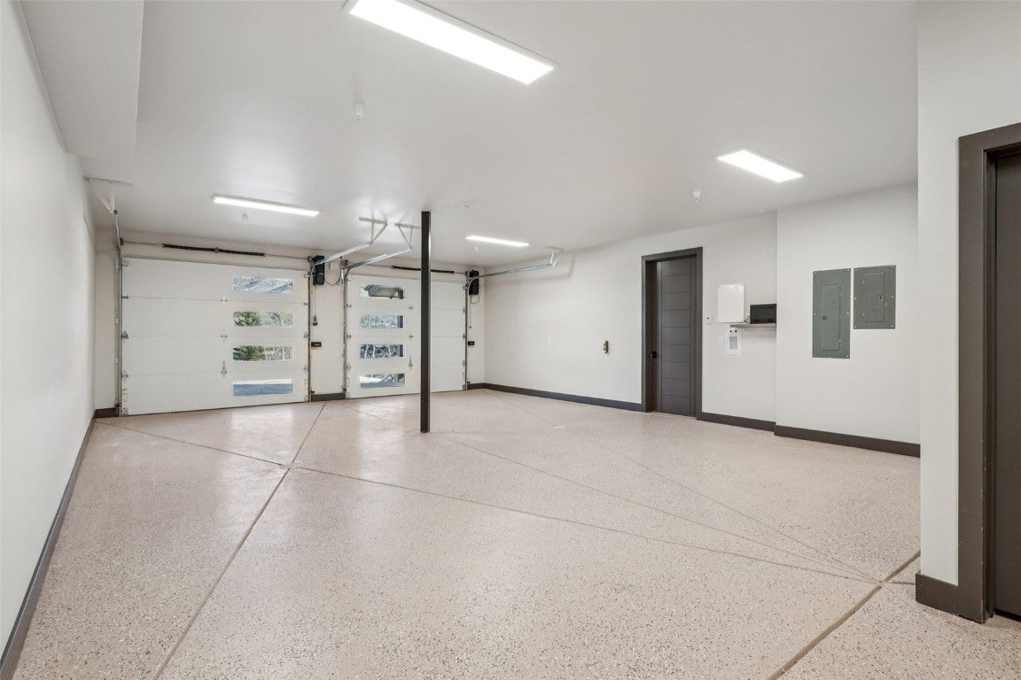 Silverthorne, Colorado, 80498, United States, 5 Bedrooms Bedrooms, ,6 BathroomsBathrooms,Residential,Active,2012660