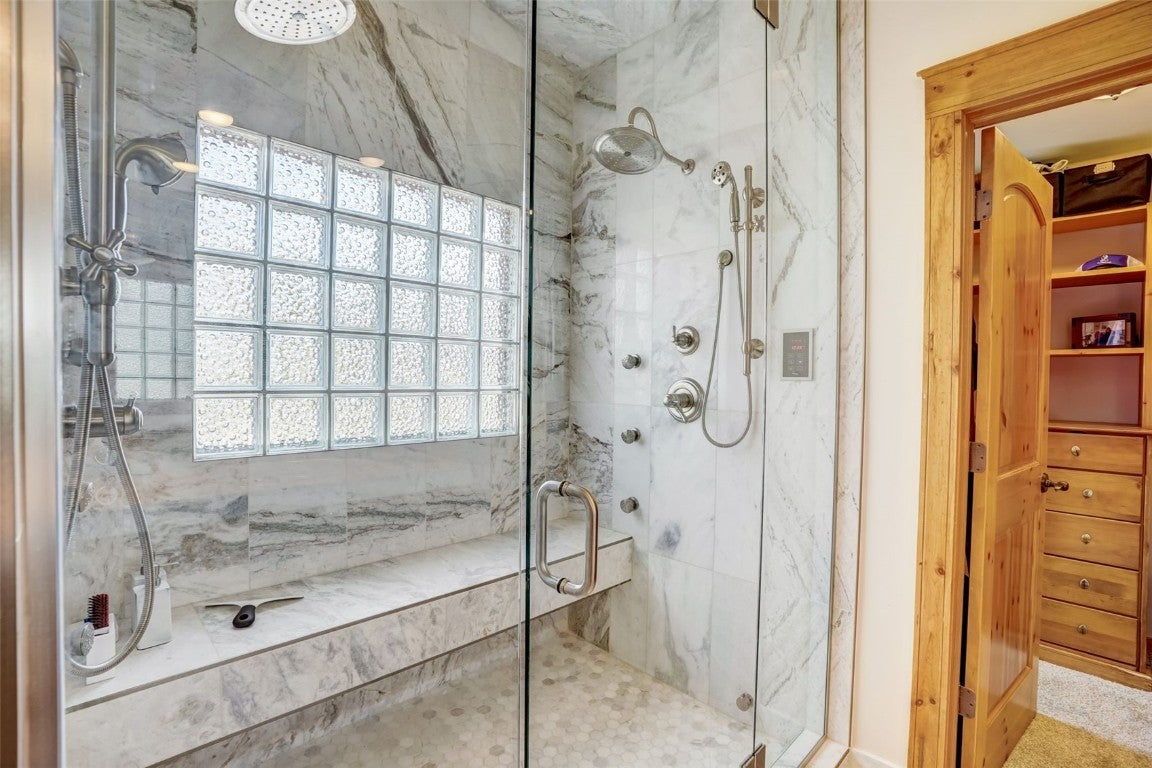 Dillon, Colorado, 80435, United States, 6 Bedrooms Bedrooms, ,6 BathroomsBathrooms,Residential,Active,2007105