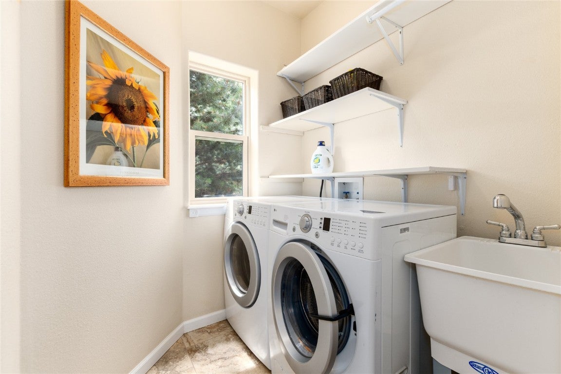 Dillon, Colorado, 80435, United States, 2 Bedrooms Bedrooms, ,3 BathroomsBathrooms,Residential,Active,1703841