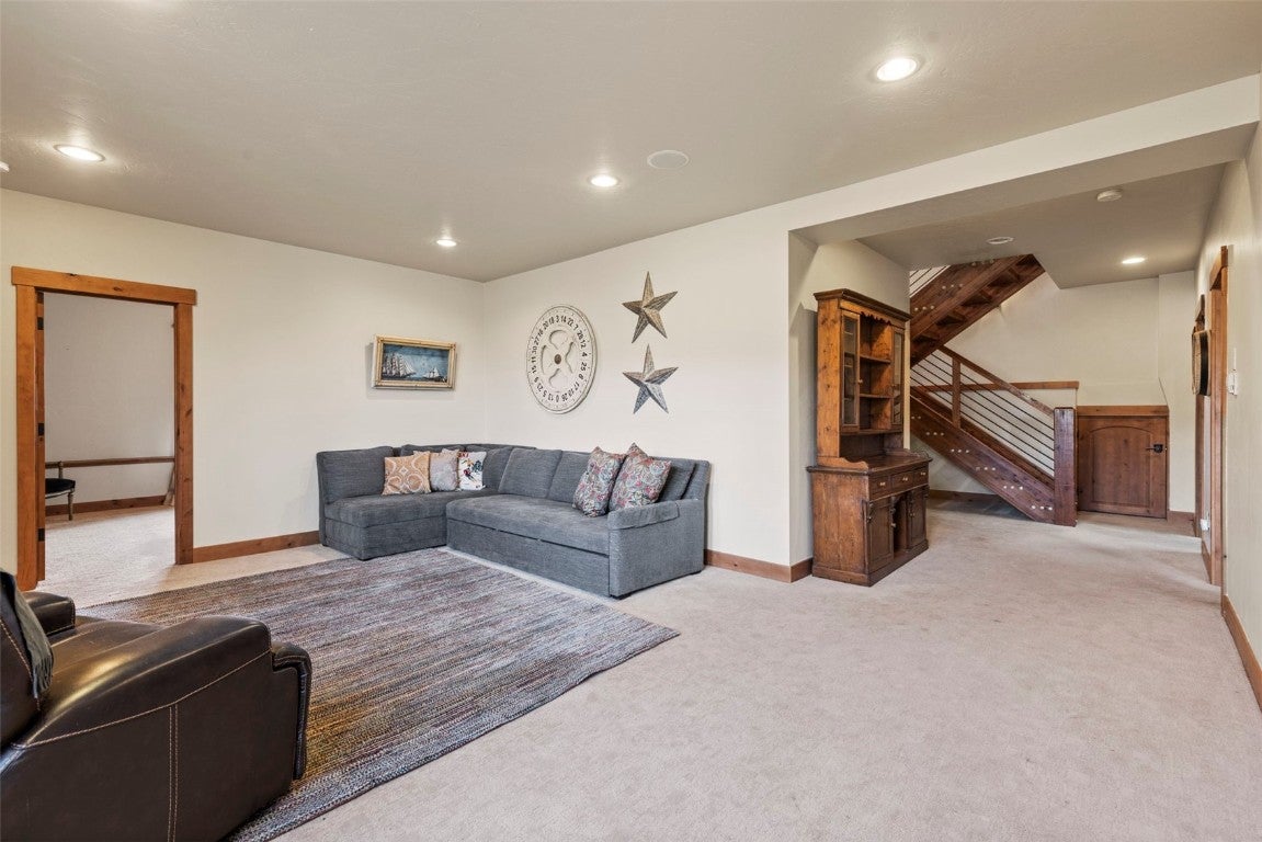 Dillon, Colorado, 80435, United States, 4 Bedrooms Bedrooms, ,5 BathroomsBathrooms,Residential,Active,1825073