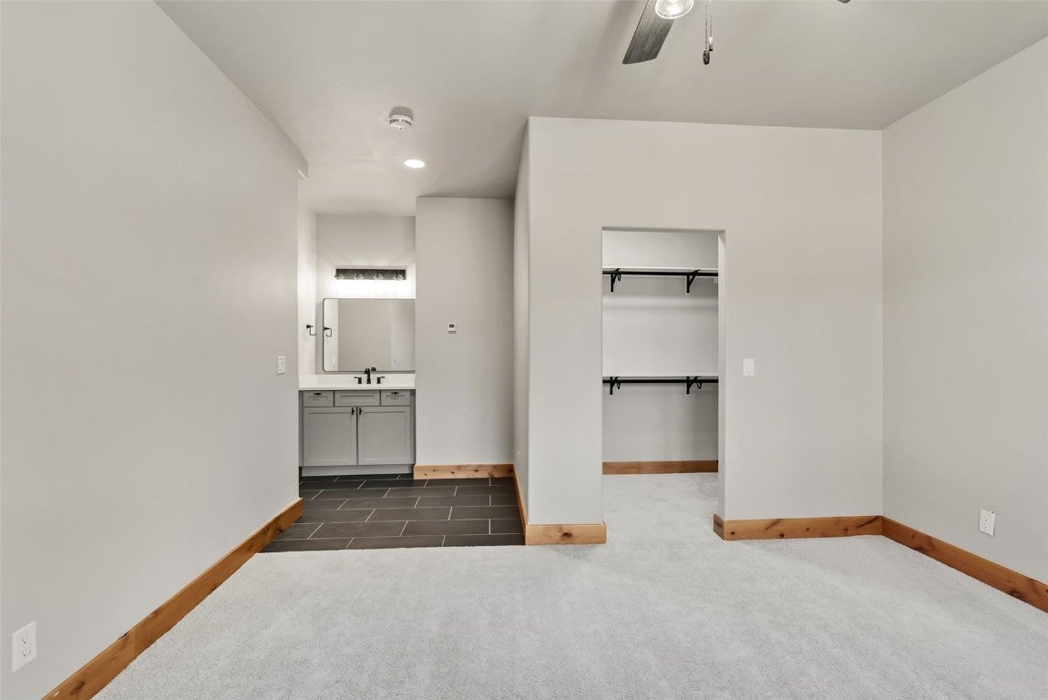 Silverthorne, Colorado, 80498, United States, 6 Bedrooms Bedrooms, ,4 BathroomsBathrooms,Residential,Active,1952508