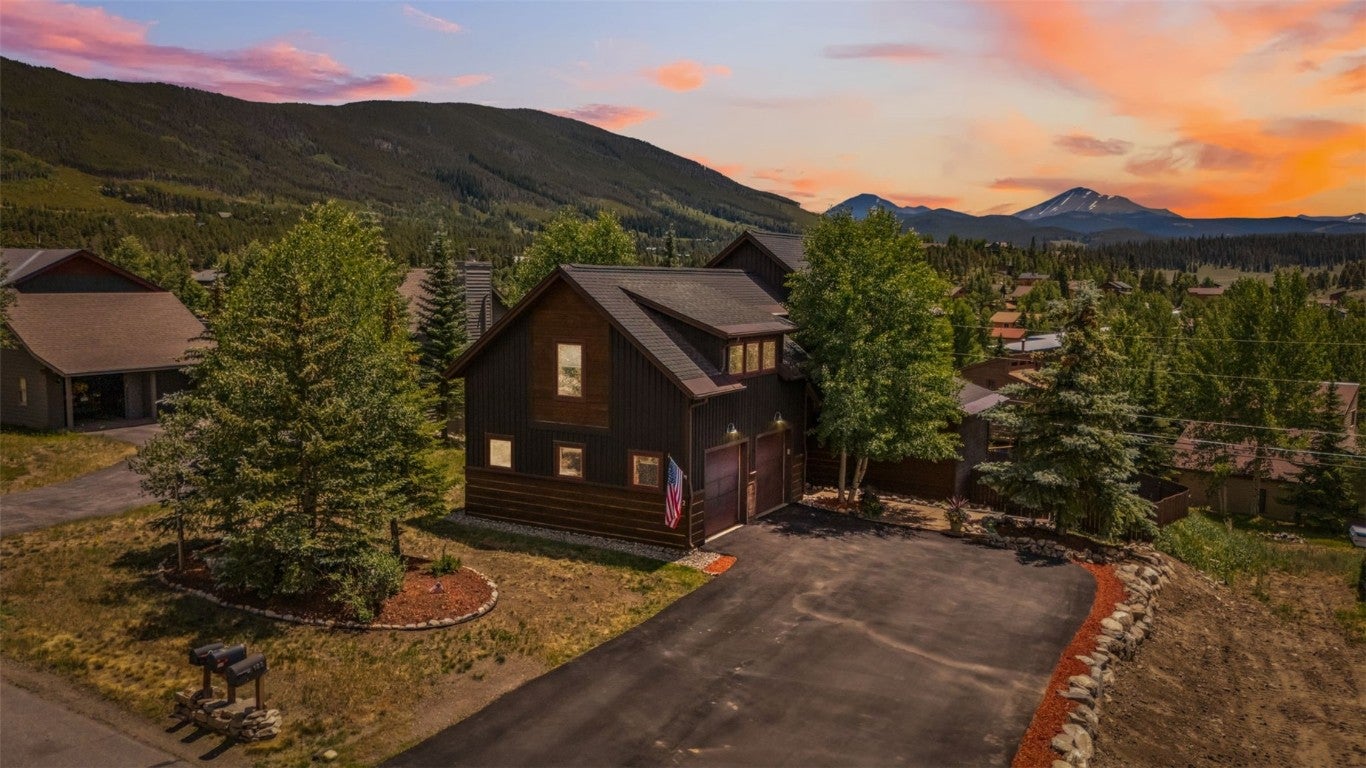 Dillon, Colorado, 80435, United States, 4 Bedrooms Bedrooms, ,3 BathroomsBathrooms,Residential,Active,1886797
