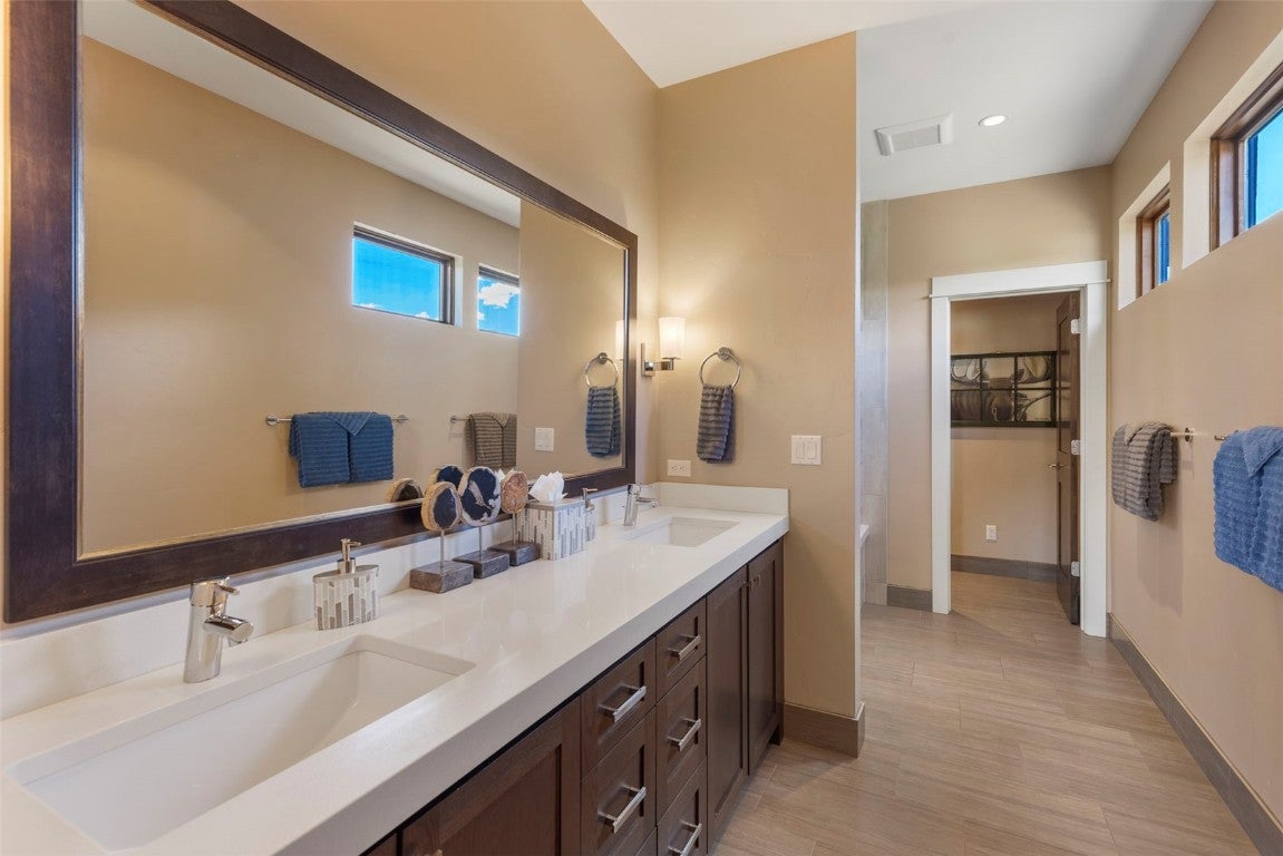Breckenridge, Colorado, 80424, United States, 3 Bedrooms Bedrooms, ,4 BathroomsBathrooms,Residential,Active,1824916