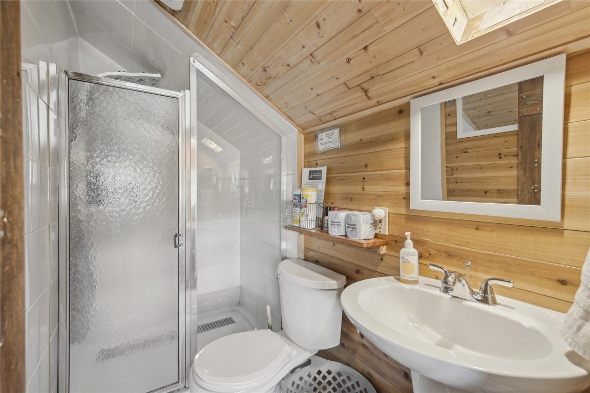 Breckenridge, Colorado, 80424, United States, 11 Bedrooms Bedrooms, ,8 BathroomsBathrooms,Residential,Active,1941362