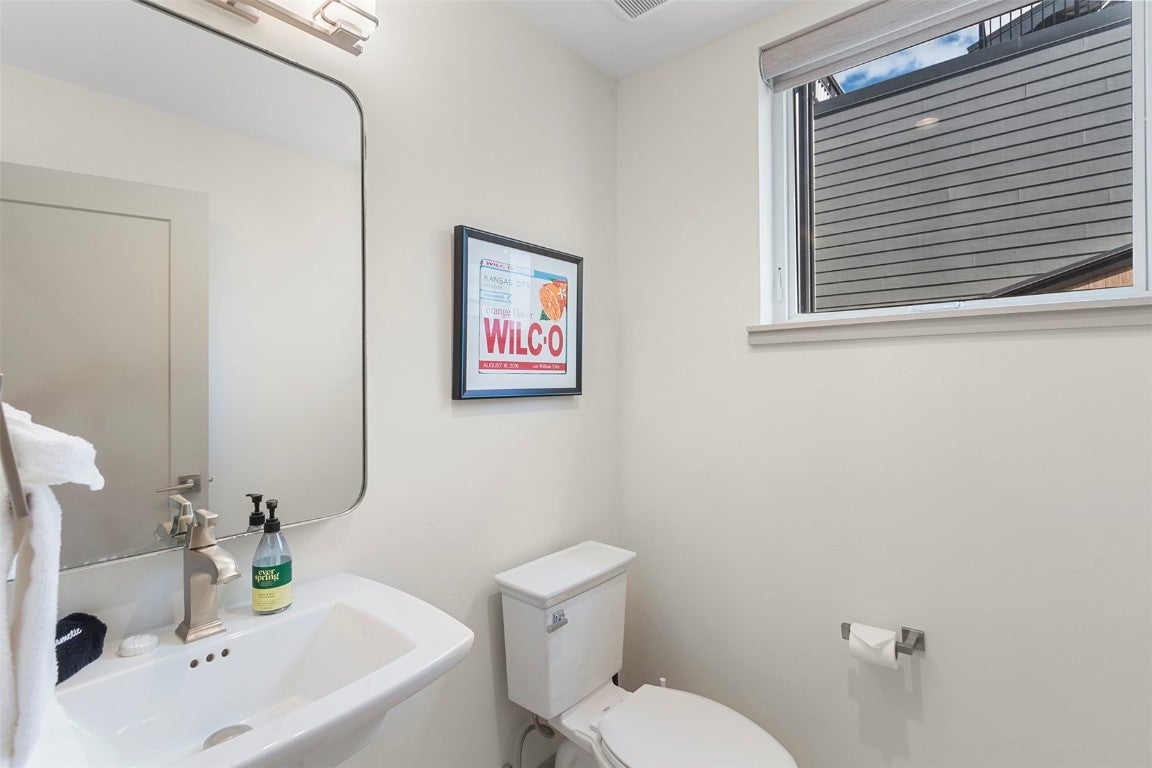 Silverthorne, Colorado, 80498, United States, 3 Bedrooms Bedrooms, ,4 BathroomsBathrooms,Residential,Active,1920266