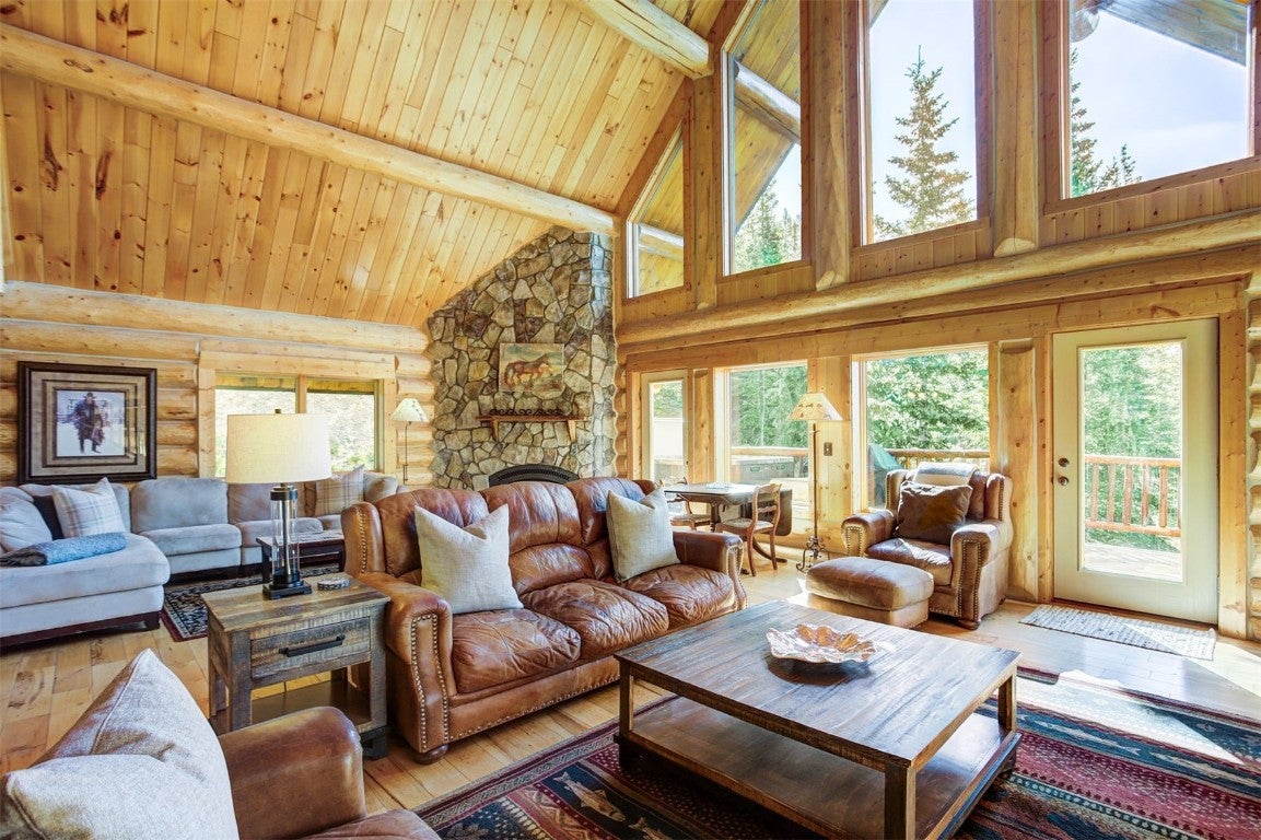 Alma, Colorado, 80420, United States, 3 Bedrooms Bedrooms, ,3 BathroomsBathrooms,Residential,Active,1914825