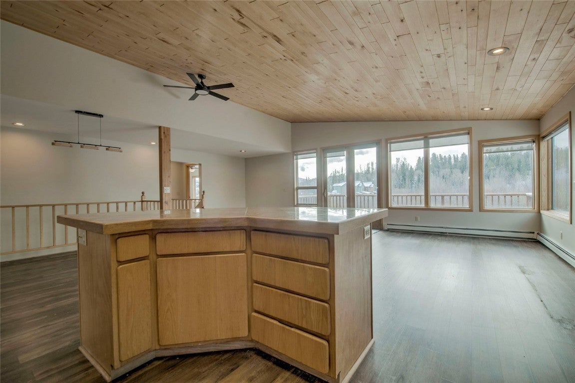 Silverthorne, Colorado, 80498, United States, 5 Bedrooms Bedrooms, ,4 BathroomsBathrooms,Residential,Active,2002610