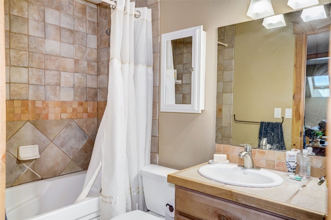 Dillon, Colorado, 80435, United States, 6 Bedrooms Bedrooms, ,6 BathroomsBathrooms,Residential,Active,2007105