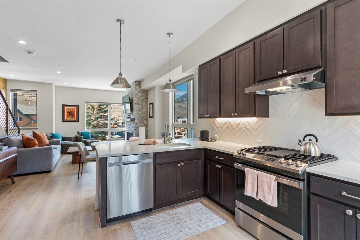 Silverthorne, Colorado, 80498, United States, 3 Bedrooms Bedrooms, ,4 BathroomsBathrooms,Residential,Active,1920266