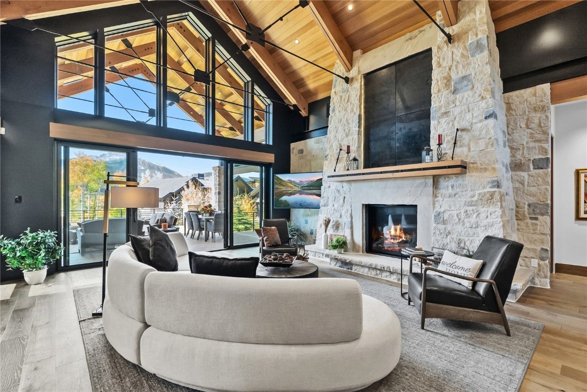 Silverthorne, Colorado, 80498, United States, 5 Bedrooms Bedrooms, ,7 BathroomsBathrooms,Residential,Active,1965822