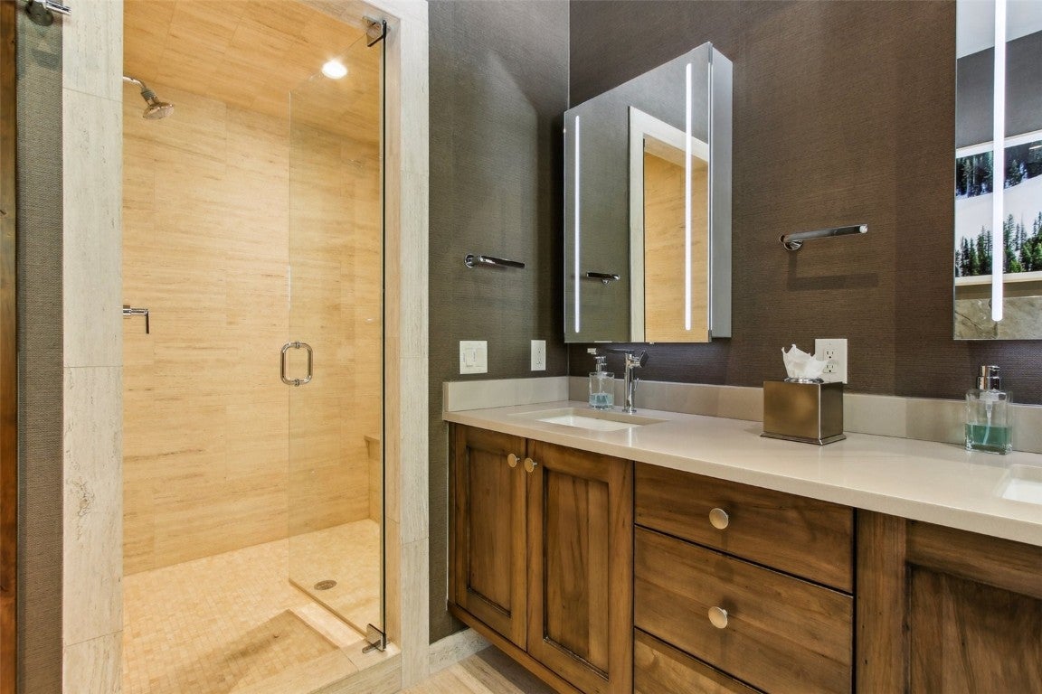Breckenridge, Colorado, 80424, United States, ,5 BathroomsBathrooms,Residential,Active,1738241