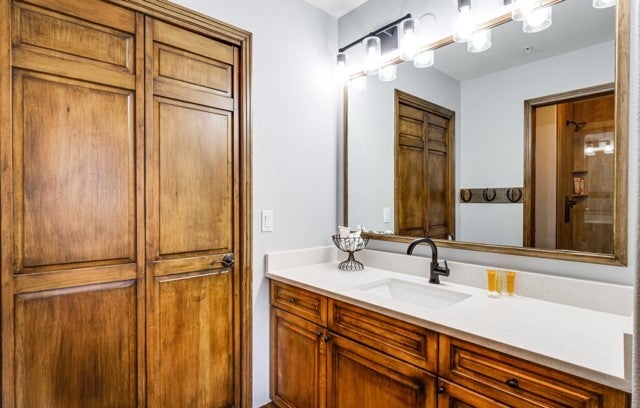 Breckenridge, Colorado, 80424, United States, 3 Bedrooms Bedrooms, ,3 BathroomsBathrooms,Residential,Active,1946314