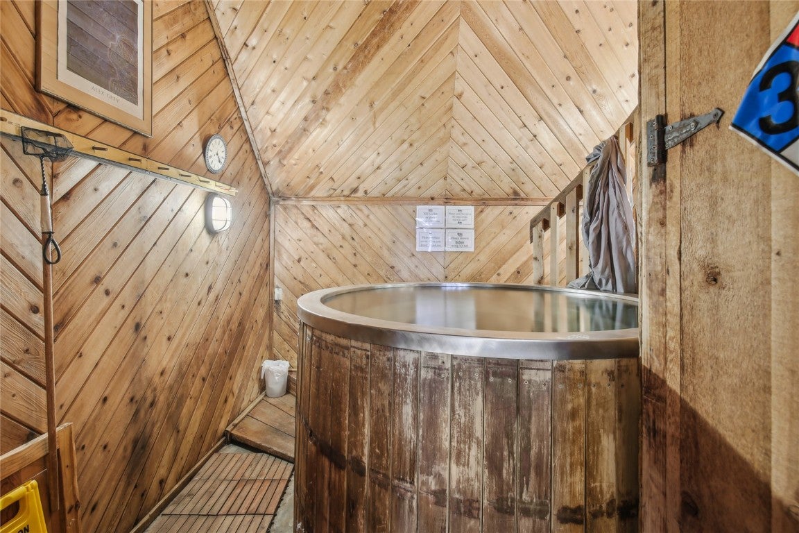 Breckenridge, Colorado, 80424, United States, 11 Bedrooms Bedrooms, ,8 BathroomsBathrooms,Residential,Active,1941362