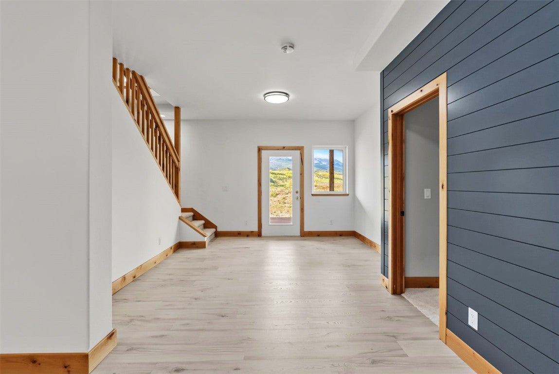 Silverthorne, Colorado, 80498, United States, 6 Bedrooms Bedrooms, ,4 BathroomsBathrooms,Residential,Active,1952508