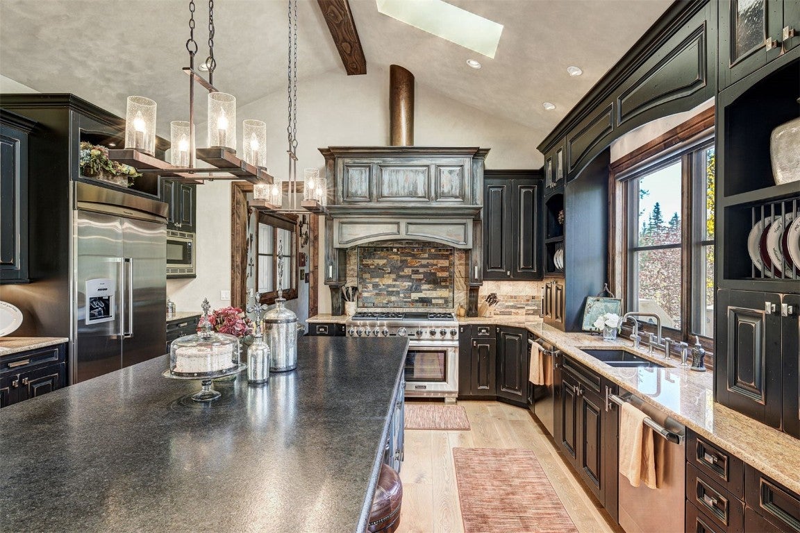 Breckenridge, Colorado, 80424, United States, 5 Bedrooms Bedrooms, ,7 BathroomsBathrooms,Residential,Active,1954012