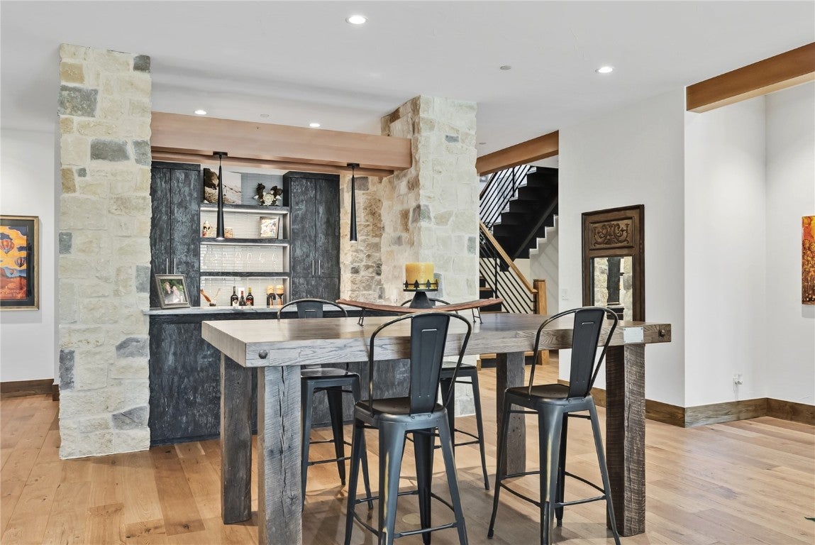 Silverthorne, Colorado, 80498, United States, 5 Bedrooms Bedrooms, ,7 BathroomsBathrooms,Residential,Active,1965822