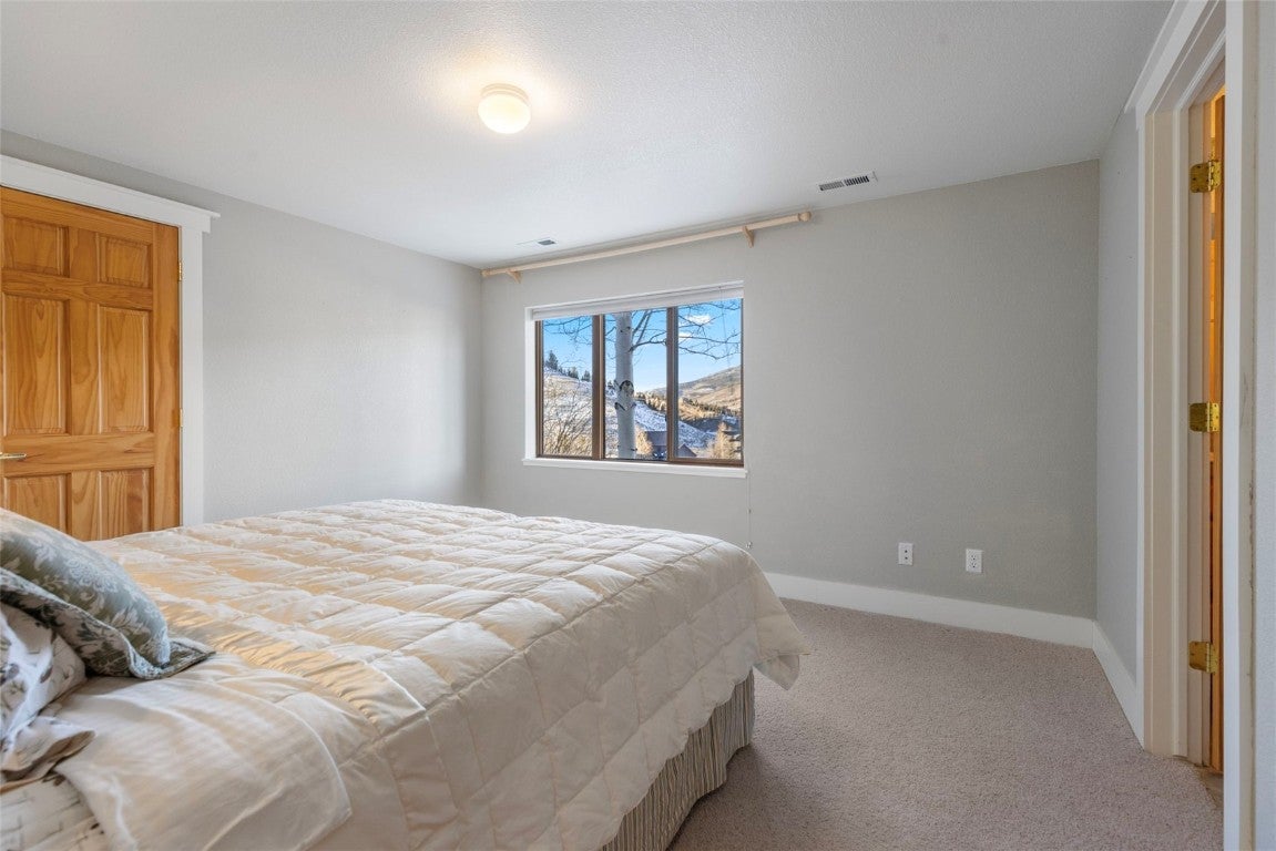 Dillon, Colorado, 80435, United States, 4 Bedrooms Bedrooms, ,4 BathroomsBathrooms,Residential,Active,2007282