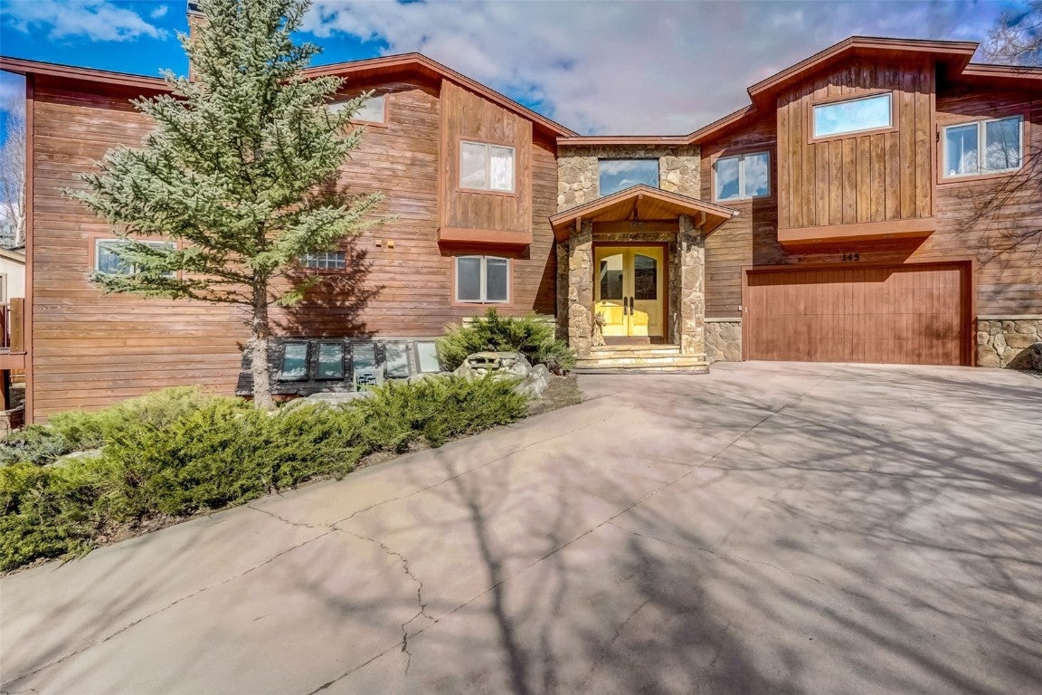 Dillon, Colorado, 80435, United States, 6 Bedrooms Bedrooms, ,6 BathroomsBathrooms,Residential,Active,2007105