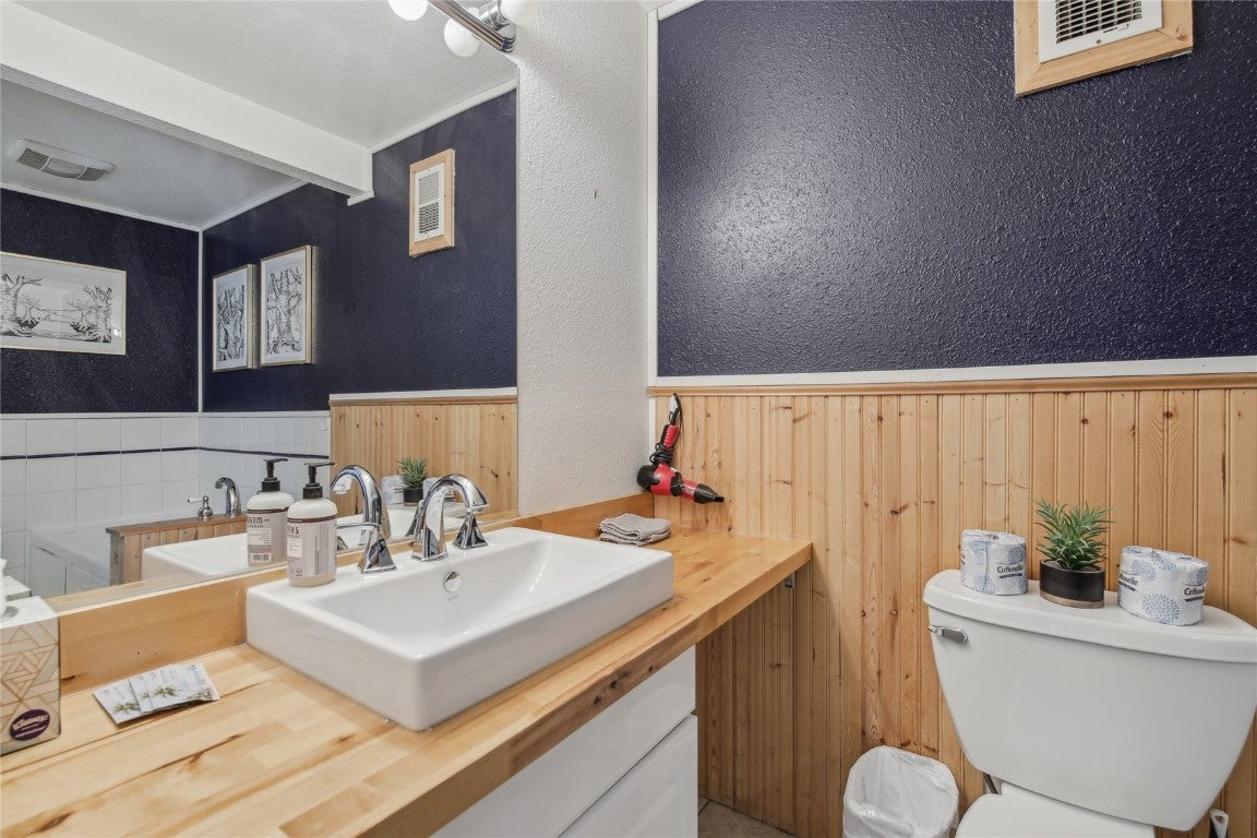 Breckenridge, Colorado, 80424, United States, 11 Bedrooms Bedrooms, ,8 BathroomsBathrooms,Residential,Active,1941362