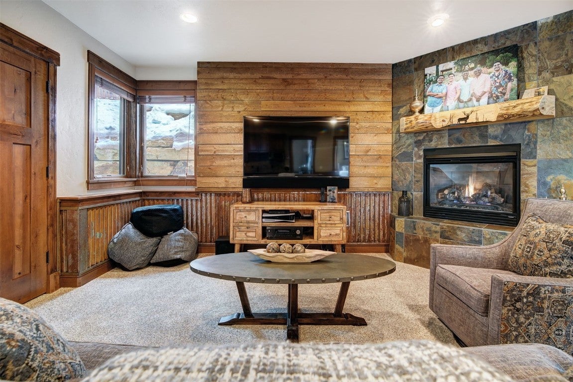 Breckenridge, Colorado, 80424, United States, 4 Bedrooms Bedrooms, ,5 BathroomsBathrooms,Residential,Active,2007239