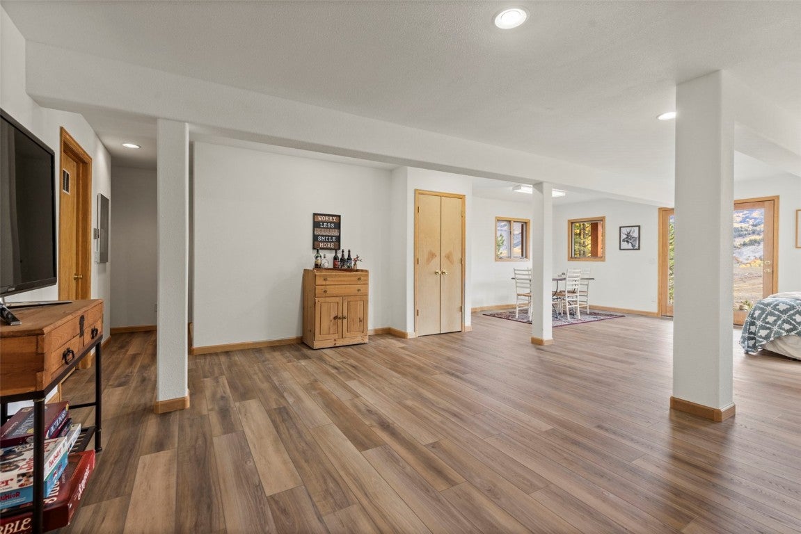Silverthorne, Colorado, 80498, United States, 3 Bedrooms Bedrooms, ,3 BathroomsBathrooms,Residential,Active,1952609