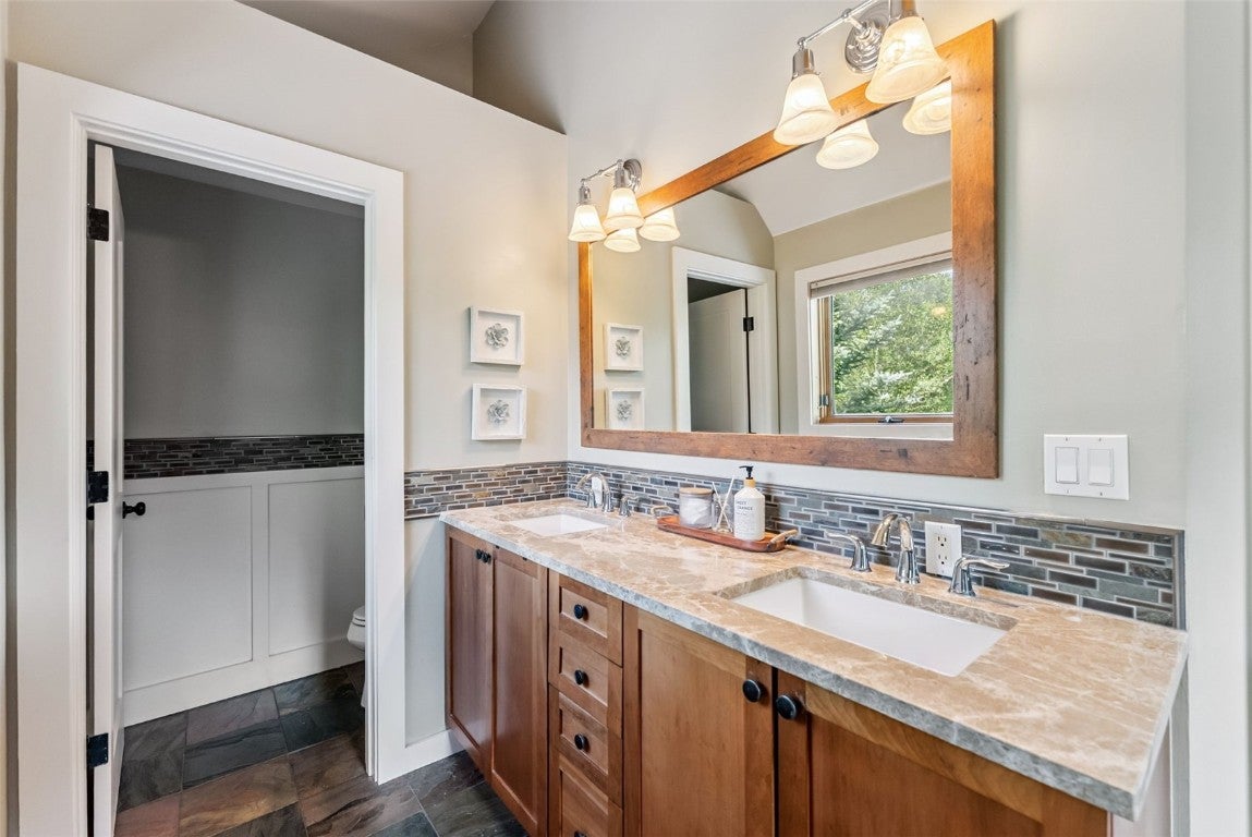 Dillon, Colorado, 80435, United States, 4 Bedrooms Bedrooms, ,3 BathroomsBathrooms,Residential,Active,1886797