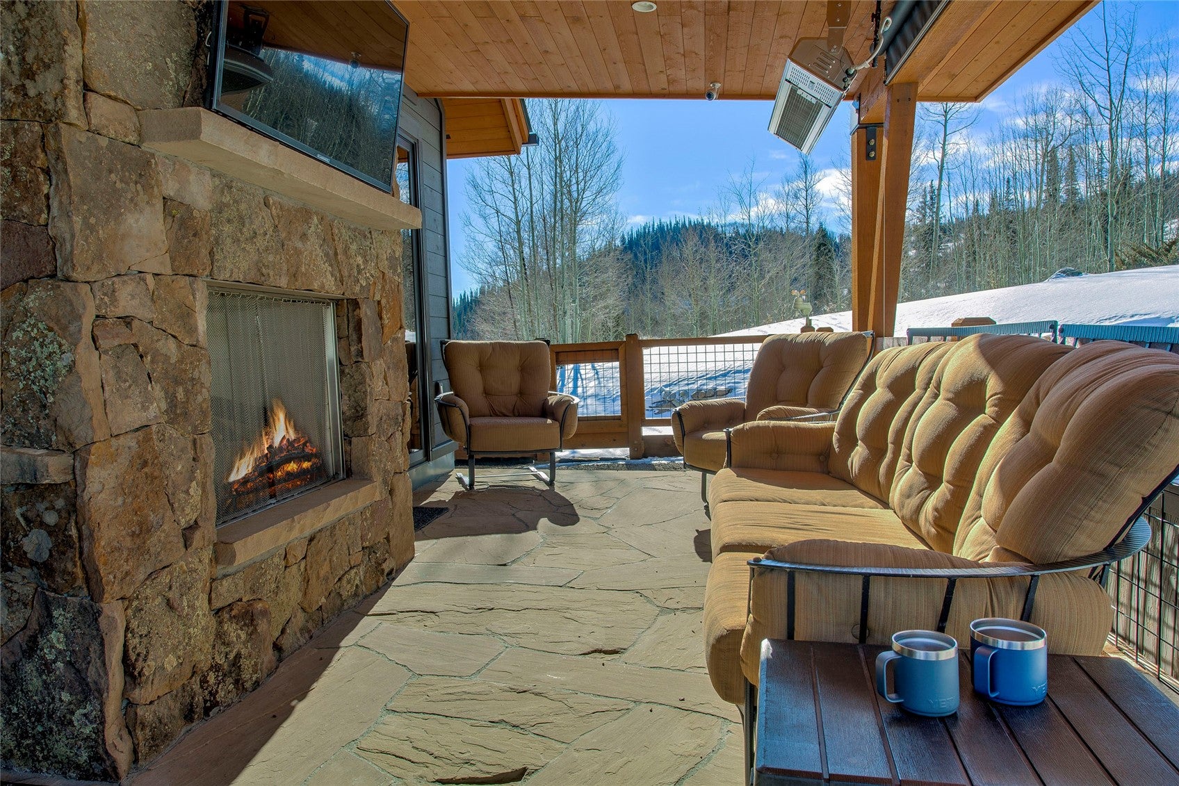 Silverthorne, Colorado, 80498, United States, 4 Bedrooms Bedrooms, ,3 BathroomsBathrooms,Residential,Active,2013164