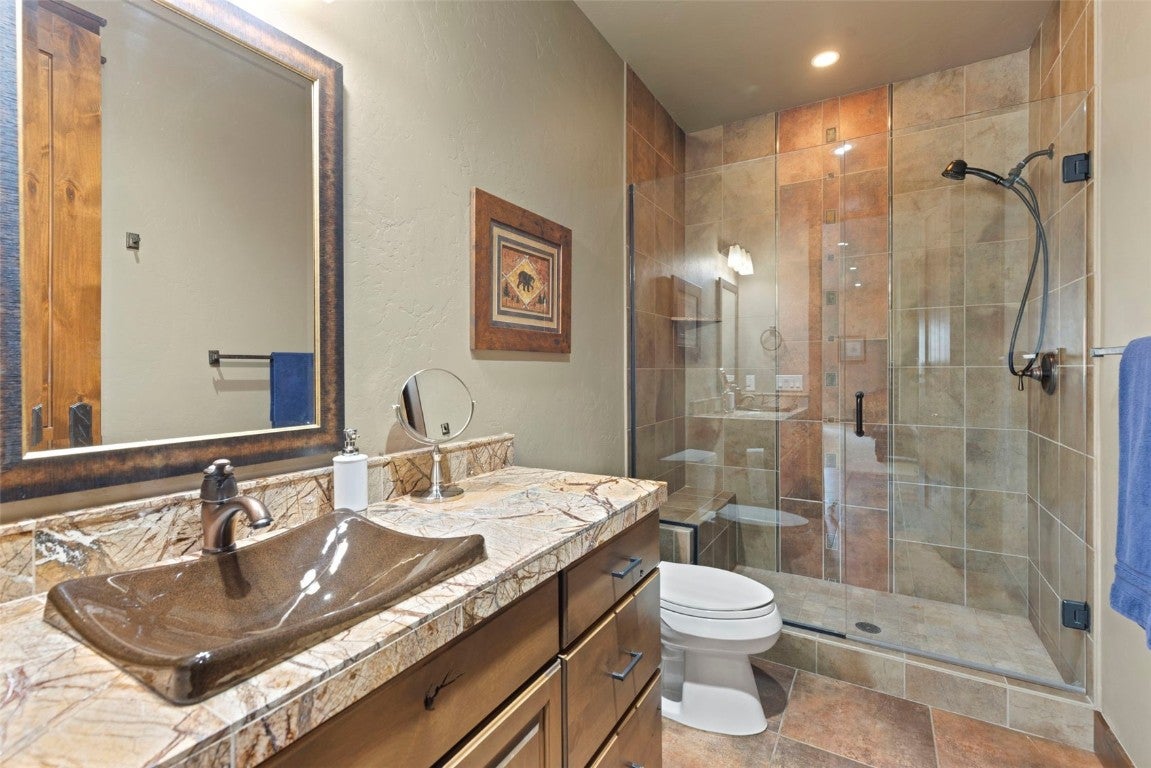 Silverthorne, Colorado, 80498, United States, 4 Bedrooms Bedrooms, ,4 BathroomsBathrooms,Residential,Active,1798243