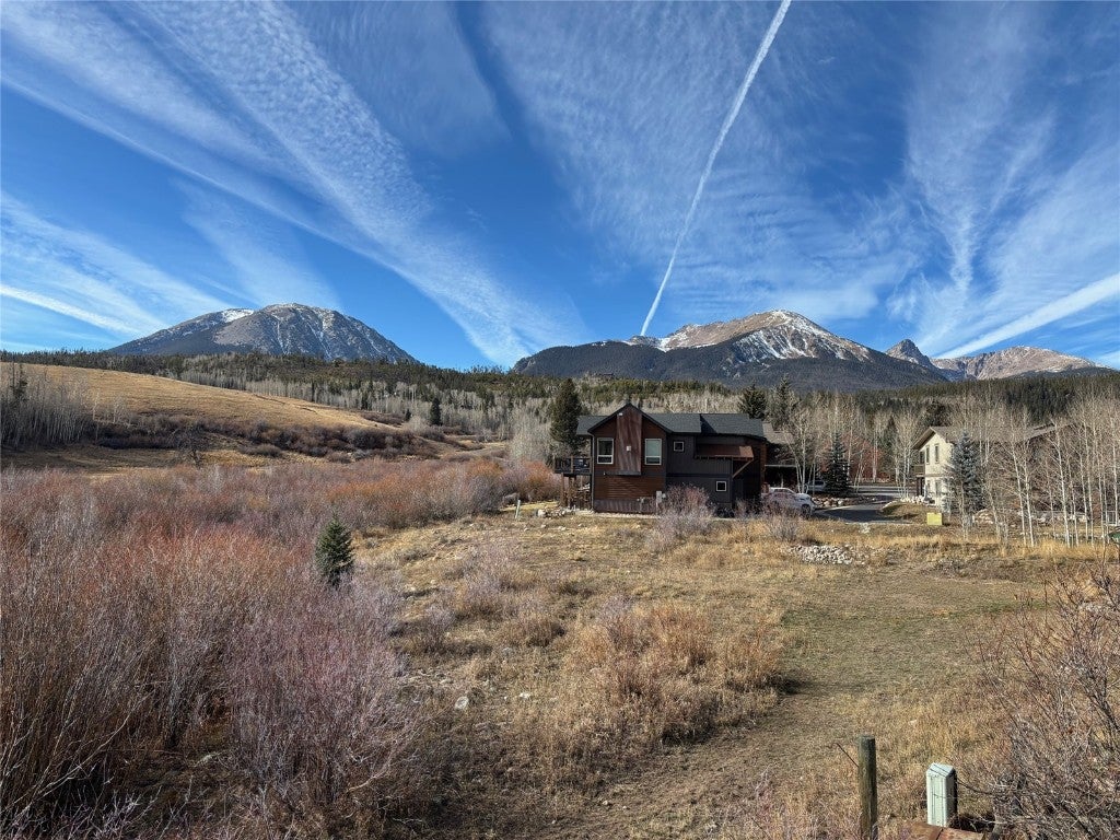 Silverthorne, Colorado, 80498, United States, 5 Bedrooms Bedrooms, ,4 BathroomsBathrooms,Residential,Active,2002610