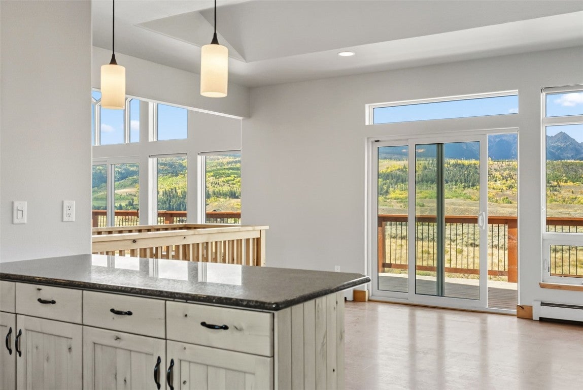 Silverthorne, Colorado, 80498, United States, 6 Bedrooms Bedrooms, ,4 BathroomsBathrooms,Residential,Active,1952508