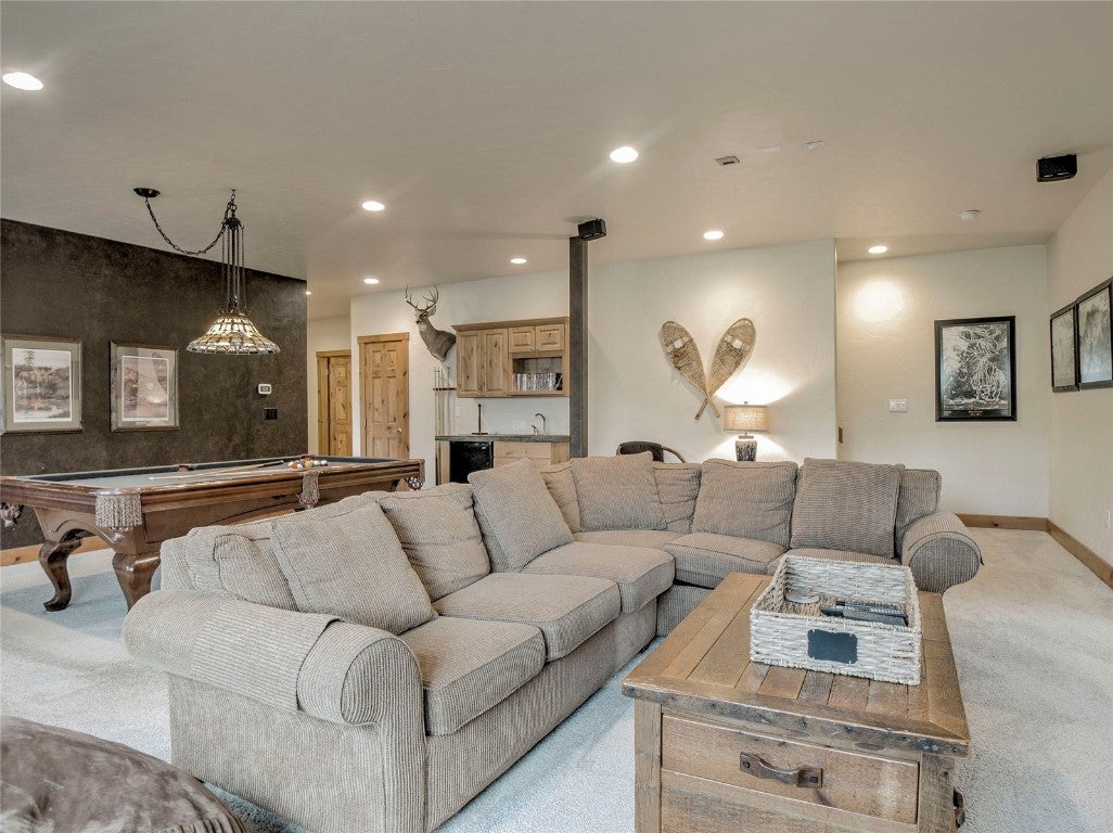 Silverthorne, Colorado, 80498, United States, 5 Bedrooms Bedrooms, ,4 BathroomsBathrooms,Residential,Active,1969634