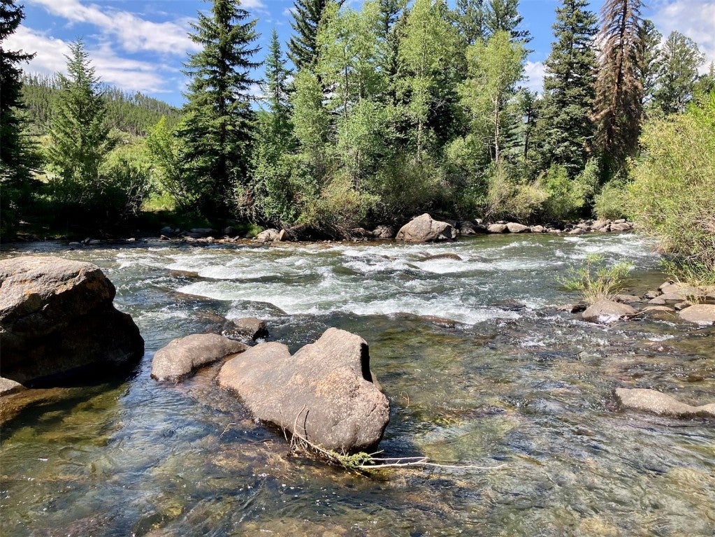 Silverthorne, Colorado, 80498, United States, ,3 BathroomsBathrooms,Residential,Active,1704856