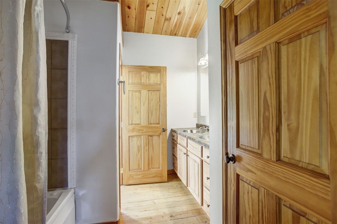 Alma, Colorado, 80420, United States, 3 Bedrooms Bedrooms, ,3 BathroomsBathrooms,Residential,Active,1914825