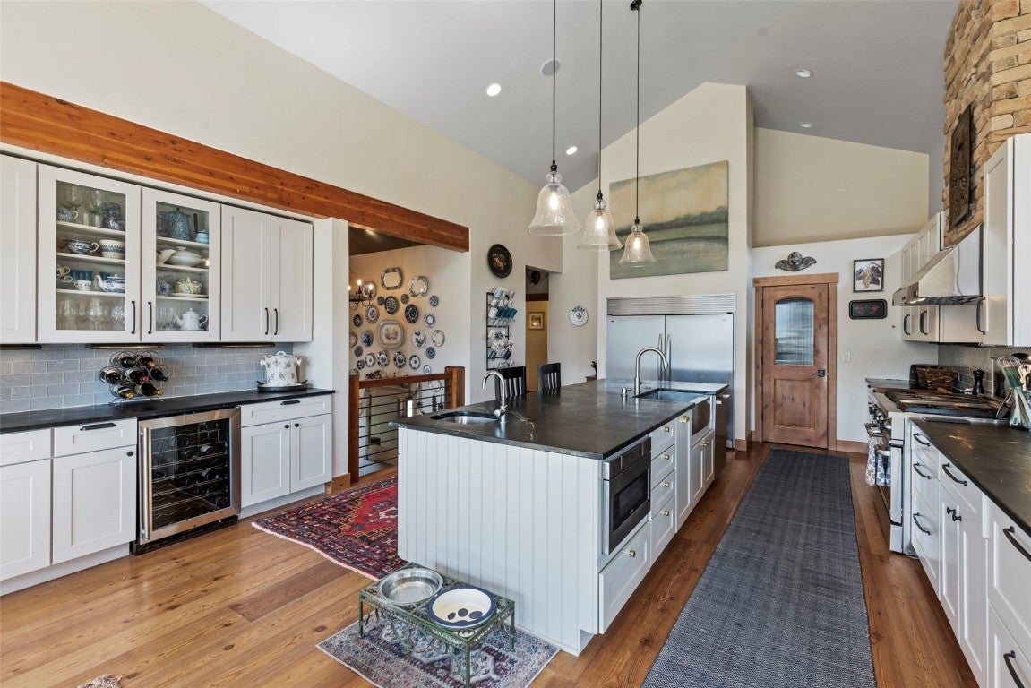 Dillon, Colorado, 80435, United States, 4 Bedrooms Bedrooms, ,5 BathroomsBathrooms,Residential,Active,1825073