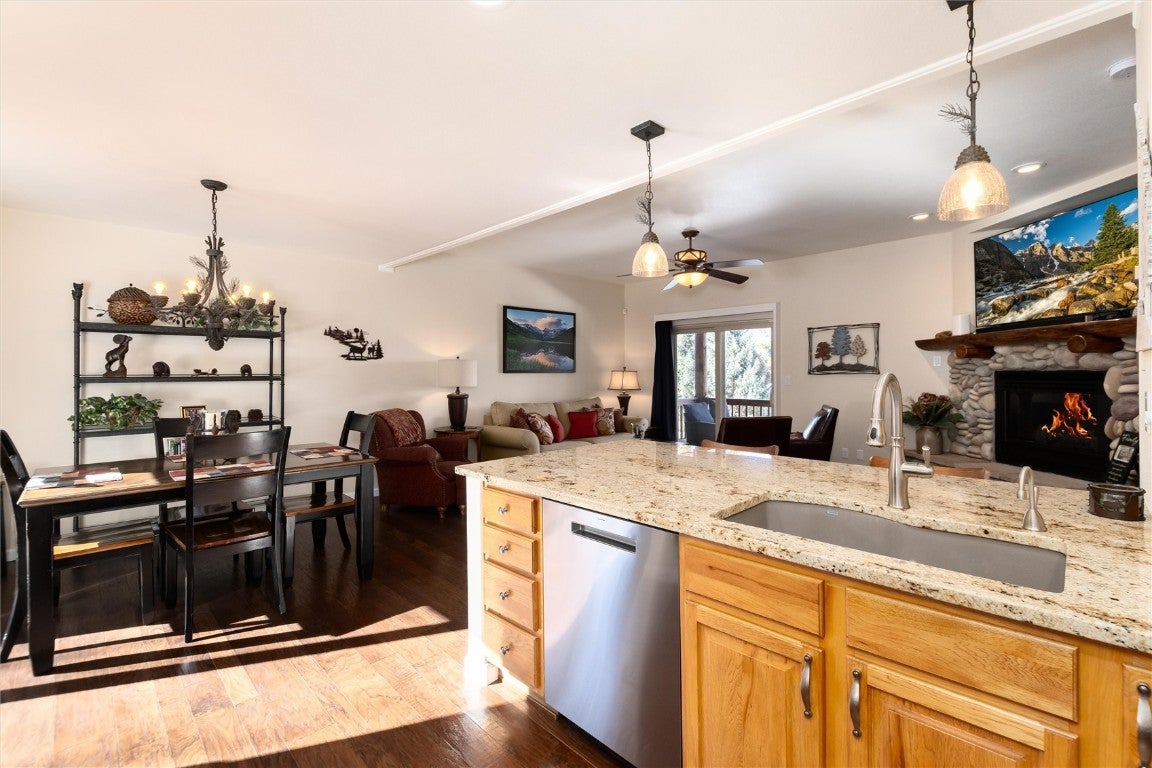 Dillon, Colorado, 80435, United States, 2 Bedrooms Bedrooms, ,3 BathroomsBathrooms,Residential,Active,1703841
