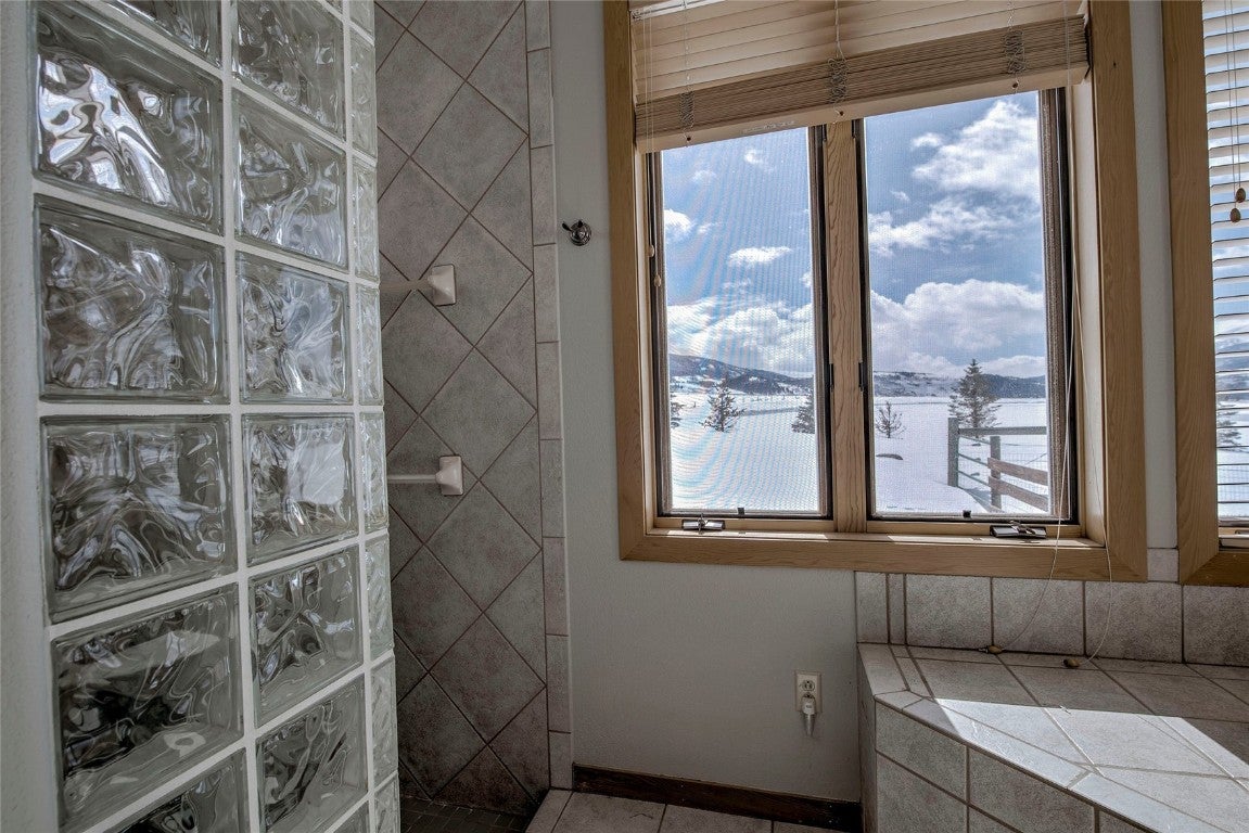 Silverthorne, Colorado, 80498, United States, 4 Bedrooms Bedrooms, ,3 BathroomsBathrooms,Residential,Active,1734933
