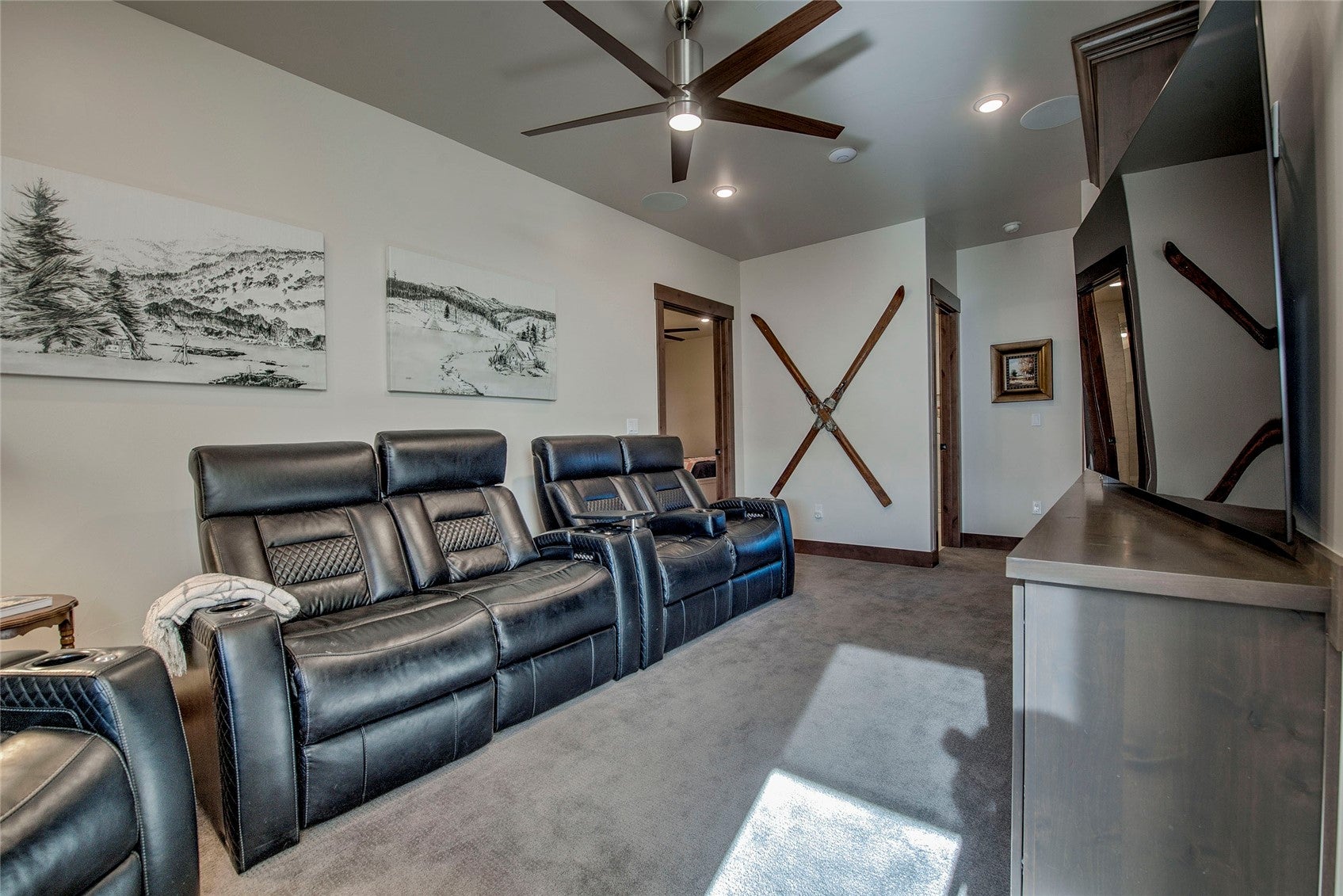 Silverthorne, Colorado, 80498, United States, 4 Bedrooms Bedrooms, ,3 BathroomsBathrooms,Residential,Active,2013164