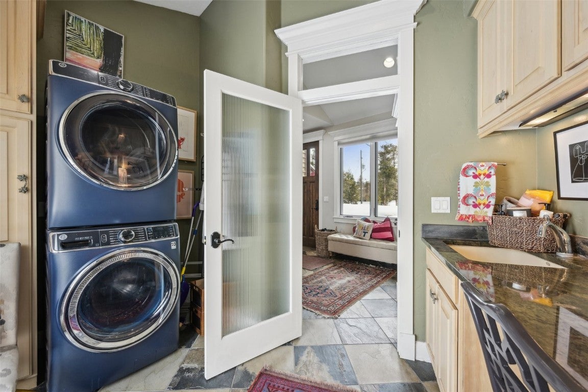 Frisco, Colorado, 80443, United States, 3 Bedrooms Bedrooms, ,5 BathroomsBathrooms,Residential,Active,1769391