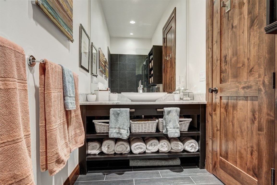 Breckenridge, Colorado, 80424, United States, 5 Bedrooms Bedrooms, ,7 BathroomsBathrooms,Residential,Active,1954012