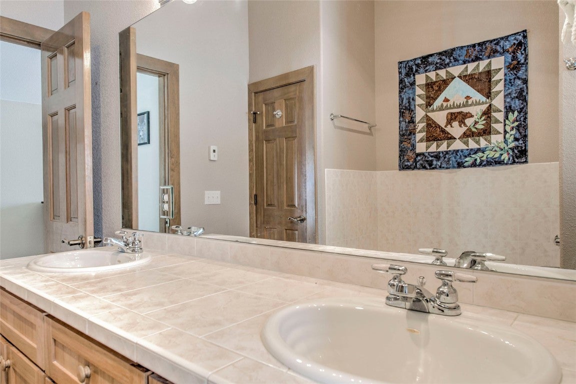 Silverthorne, Colorado, 80498, United States, 4 Bedrooms Bedrooms, ,4 BathroomsBathrooms,Residential,Active,1726921