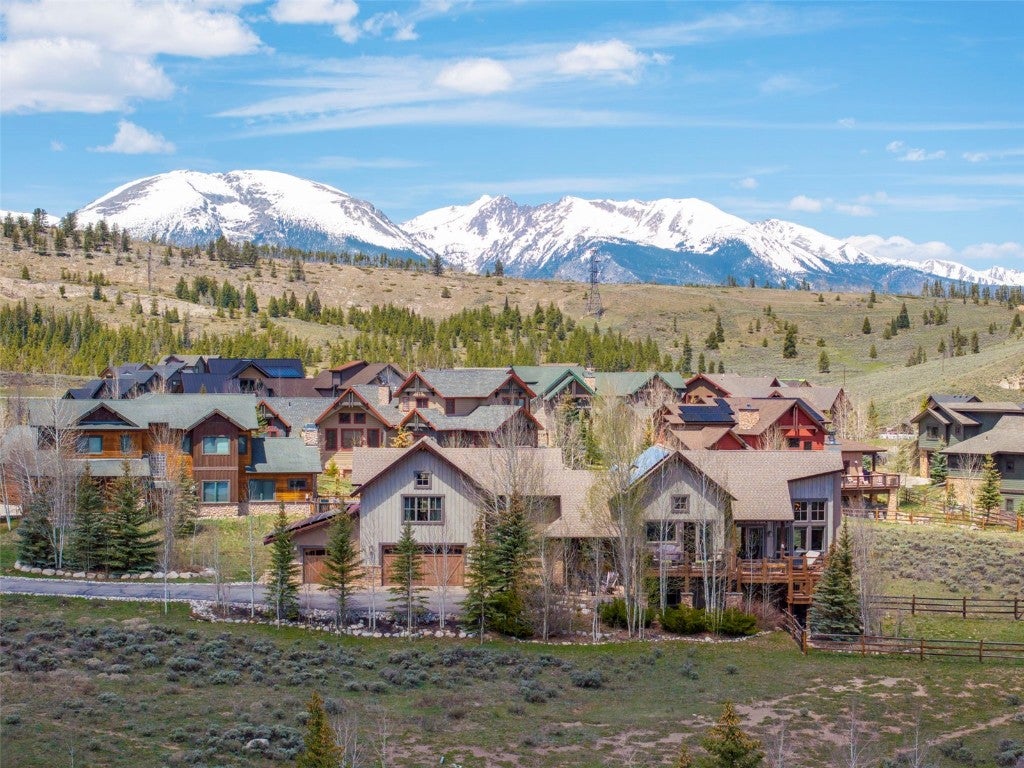 Dillon, Colorado, 80435, United States, 4 Bedrooms Bedrooms, ,5 BathroomsBathrooms,Residential,Active,1825073