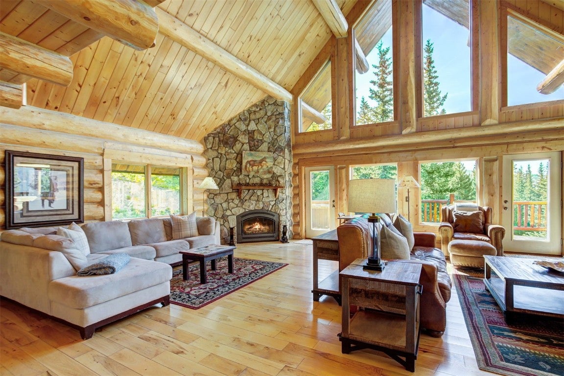 Alma, Colorado, 80420, United States, 3 Bedrooms Bedrooms, ,3 BathroomsBathrooms,Residential,Active,1914825