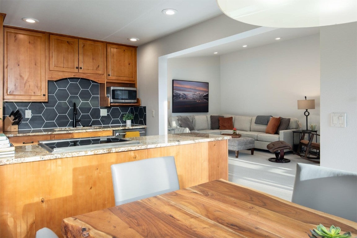 Dillon, Colorado, 80435, United States, 2 Bedrooms Bedrooms, ,2 BathroomsBathrooms,Residential,Active,1992223