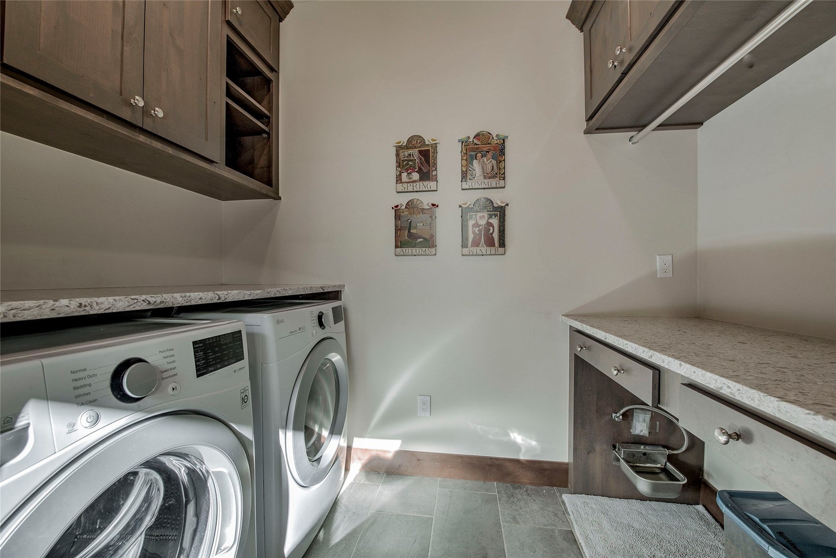 Silverthorne, Colorado, 80498, United States, 4 Bedrooms Bedrooms, ,3 BathroomsBathrooms,Residential,Active,2013164