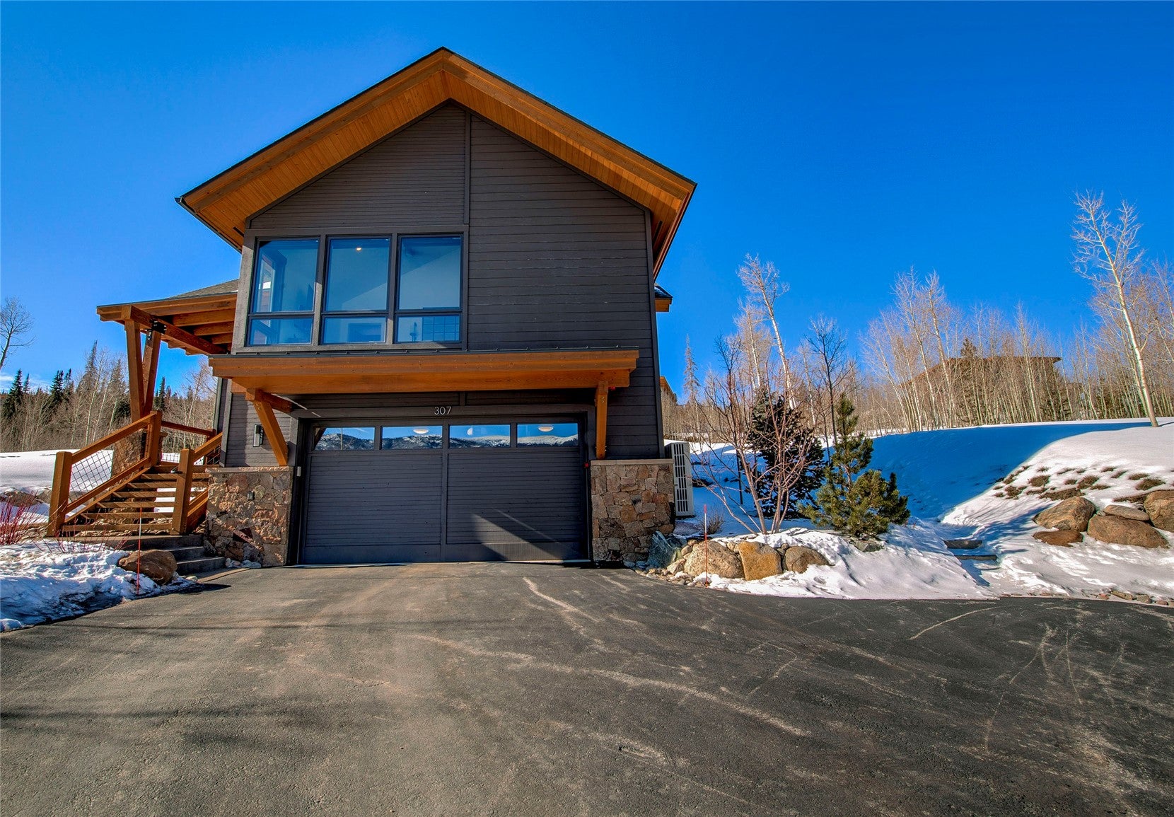 Silverthorne, Colorado, 80498, United States, 4 Bedrooms Bedrooms, ,3 BathroomsBathrooms,Residential,Active,2013164
