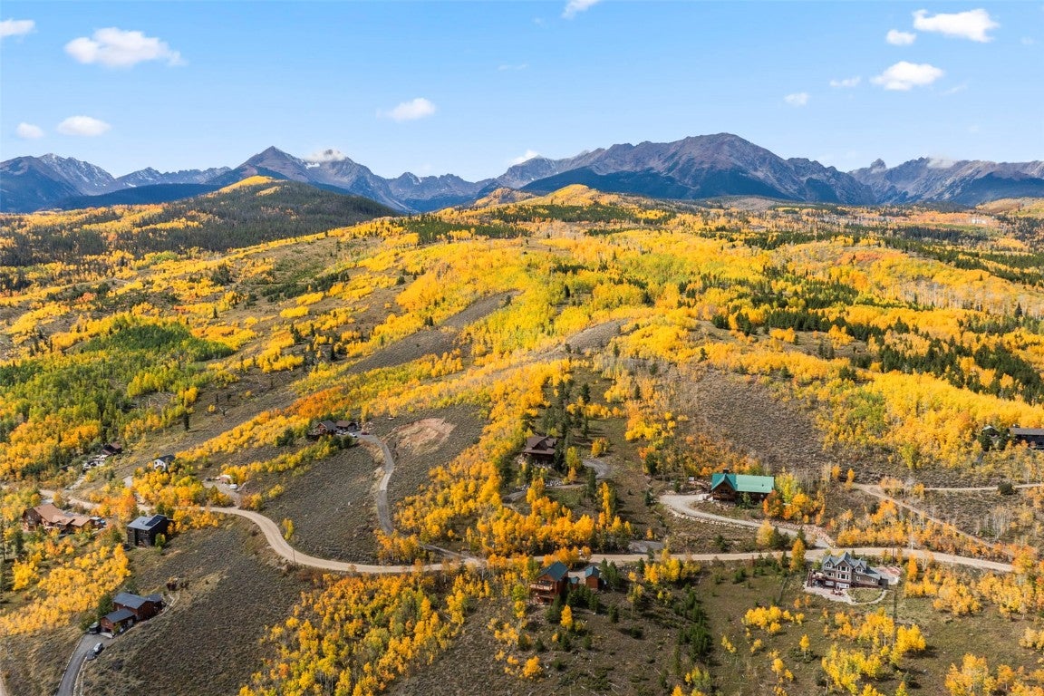 Silverthorne, Colorado, 80498, United States, 3 Bedrooms Bedrooms, ,3 BathroomsBathrooms,Residential,Active,1952609