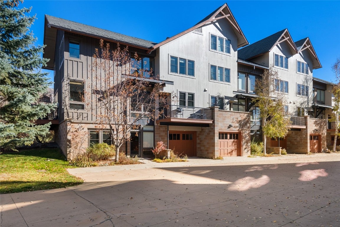 Steamboat Springs, Colorado, 80487, United States, 4 Bedrooms Bedrooms, ,4 BathroomsBathrooms,Residential,Active,1986903