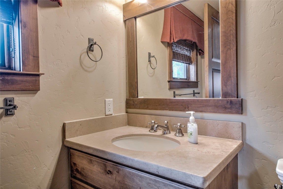 Breckenridge, Colorado, 80424, United States, 4 Bedrooms Bedrooms, ,5 BathroomsBathrooms,Residential,Active,1748737