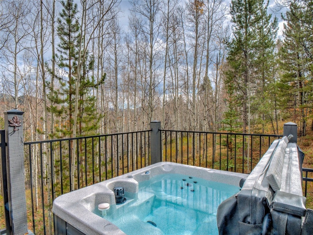Silverthorne, Colorado, 80498, United States, 5 Bedrooms Bedrooms, ,4 BathroomsBathrooms,Residential,Active,1969634