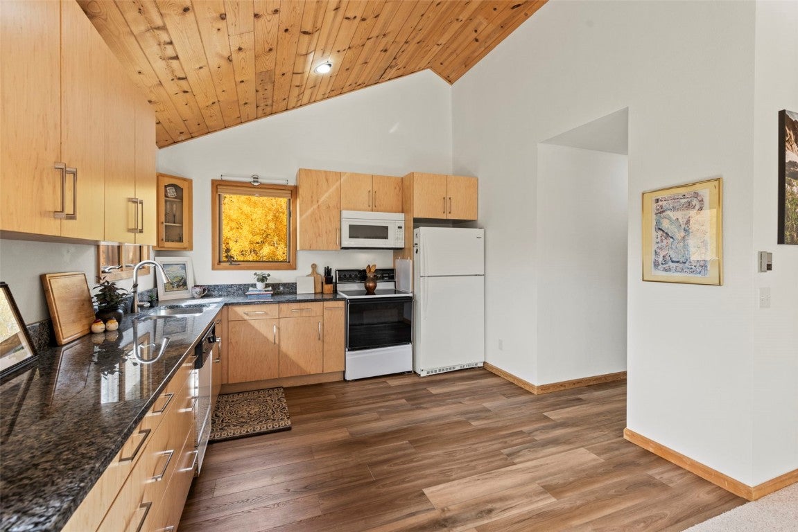 Silverthorne, Colorado, 80498, United States, 3 Bedrooms Bedrooms, ,3 BathroomsBathrooms,Residential,Active,1952609